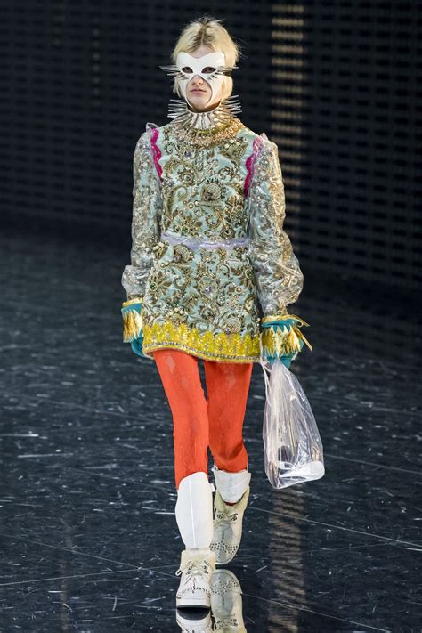 défilé gucci automne hiver 2020|All the Looks from Gucci's Fall/Winter 2020 Collection.